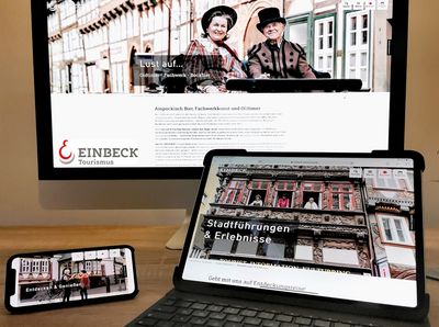 Aufnahme der neuen Website von Einbeck Tourismus auf verschiedenen Endgeräten.