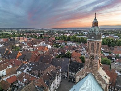 Einbeck von oben mit Blick auf die Kirche