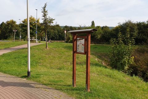 radrundweg-bruecken-und-grenzen-startpunkt-vitrine