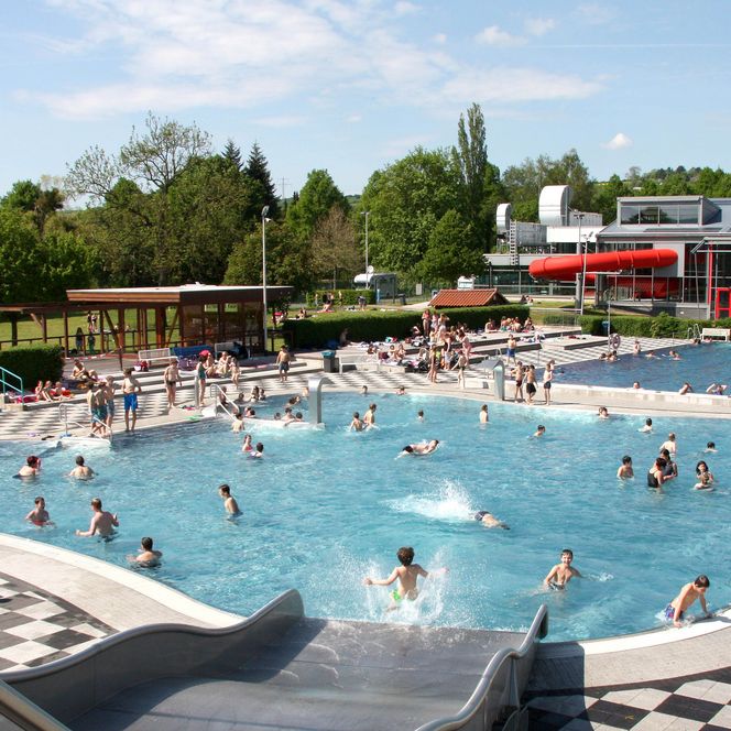 hallen-und-freibad-einbeck-nichtschwimmerbecken-im-freibad