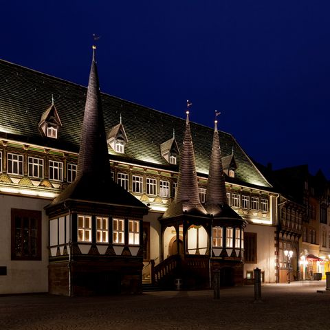 leuchtendes Altes Rathaus am Einbecker Marktplatz