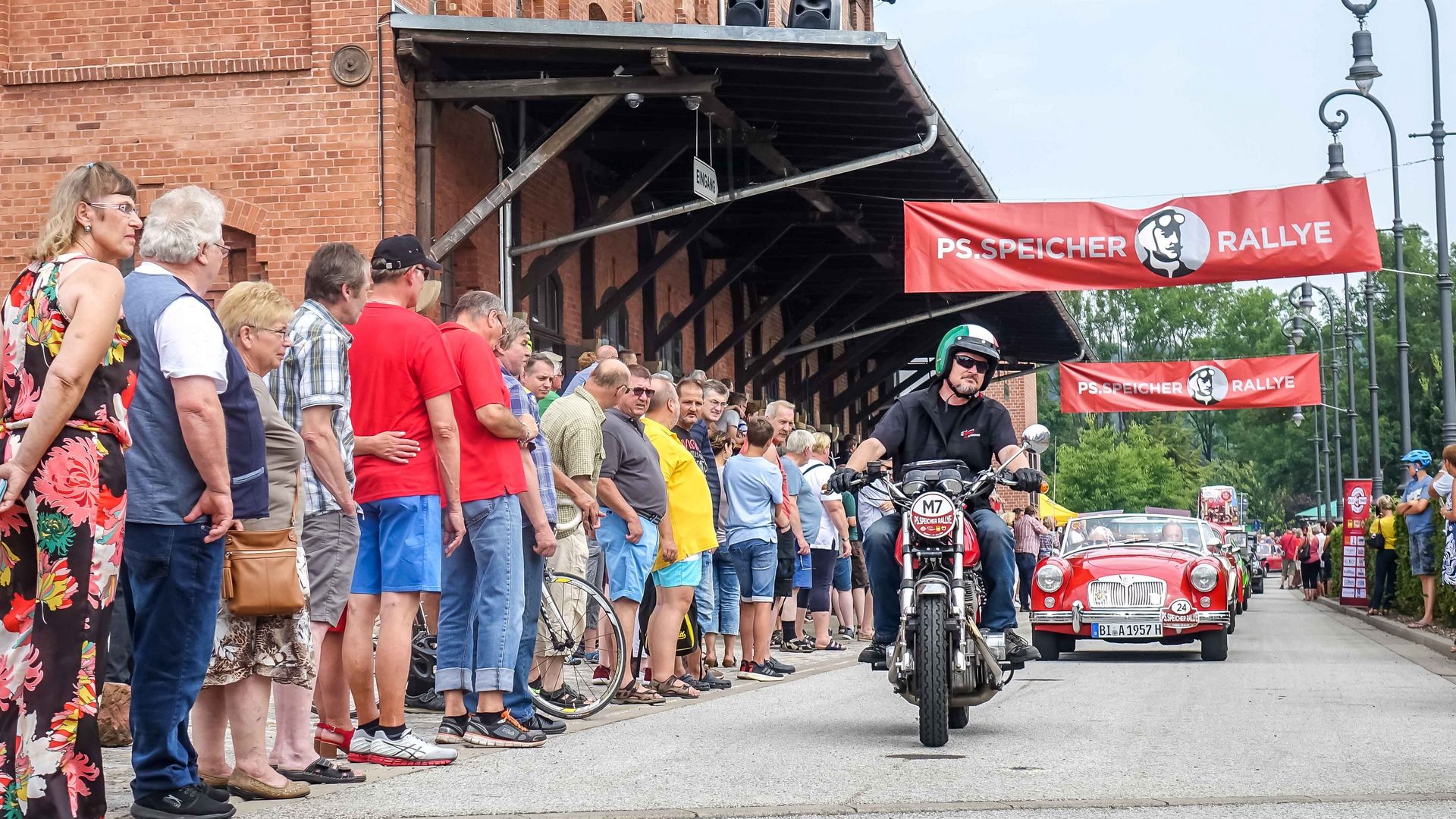 einbecker-oldtimertage-motorradfahrer