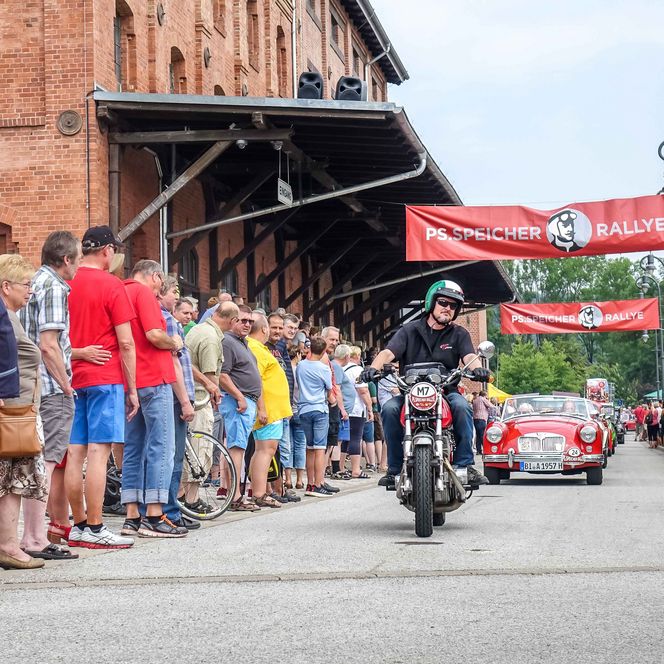 einbecker-oldtimertage-motorradfahrer